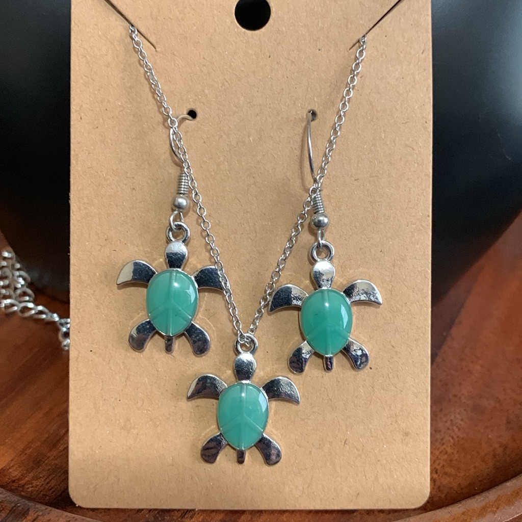 Silver Tone Green Turtle Necklace And Earring Set